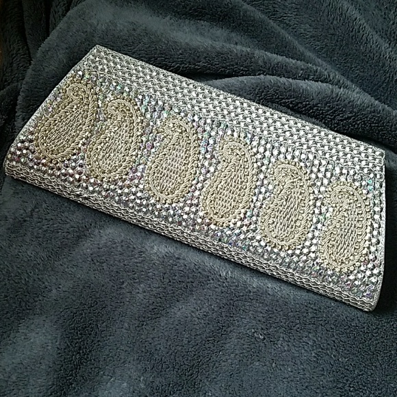 NWT Embroidered Clutch - Picture 2 of 8